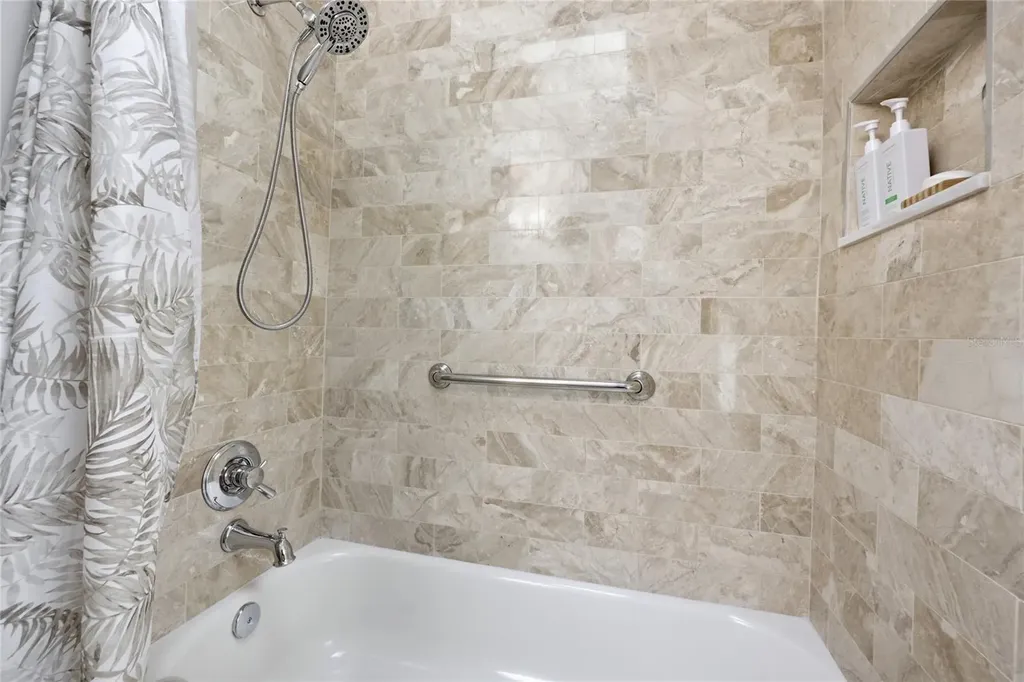2230 NW 20th Court Gainesville FL 32605