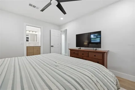 2230 NW 20th Court Gainesville FL 32605