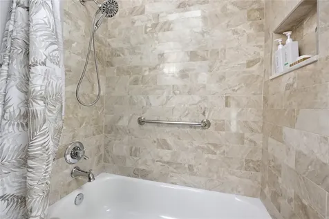 2230 NW 20th Court Gainesville FL 32605