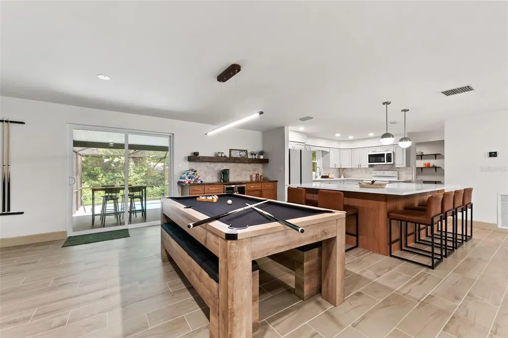 1830 Lakeview Road Clearwater FL 33764
