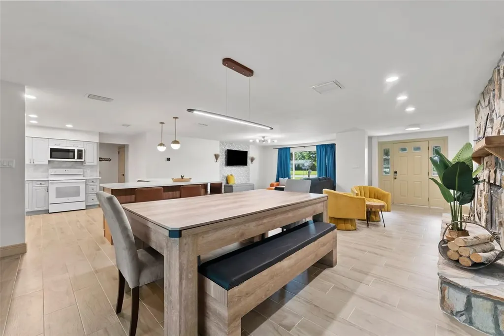 1830 Lakeview Road Clearwater FL 33764