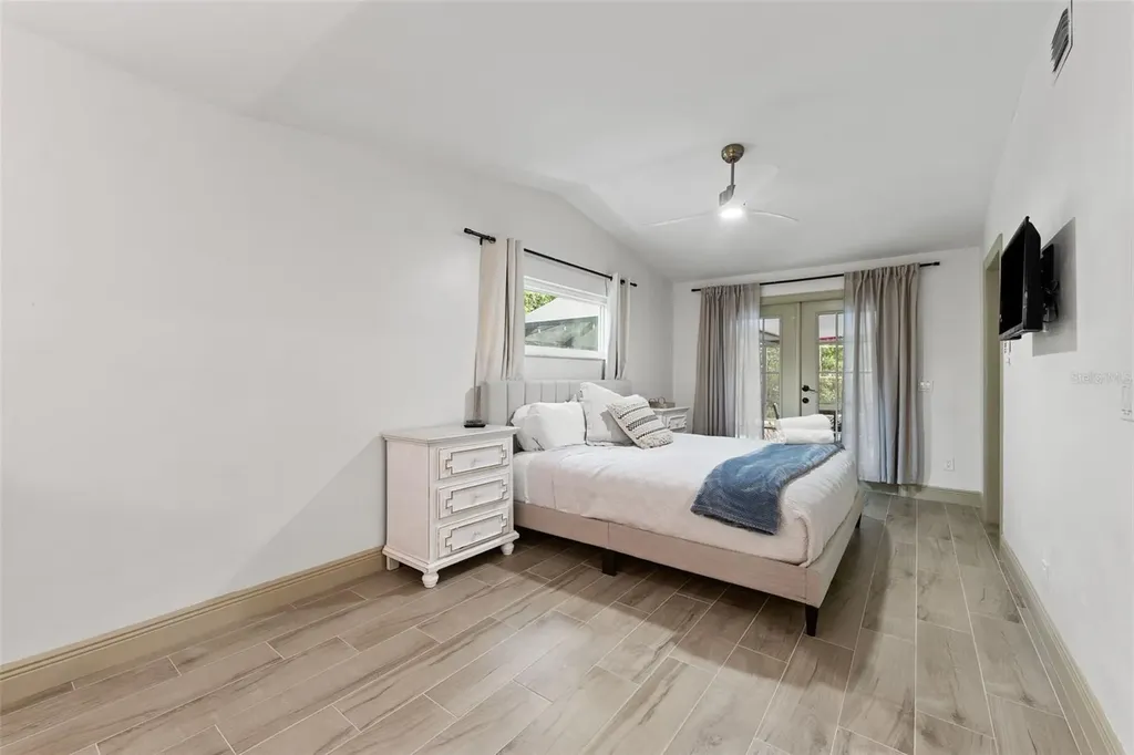 1830 Lakeview Road Clearwater FL 33764