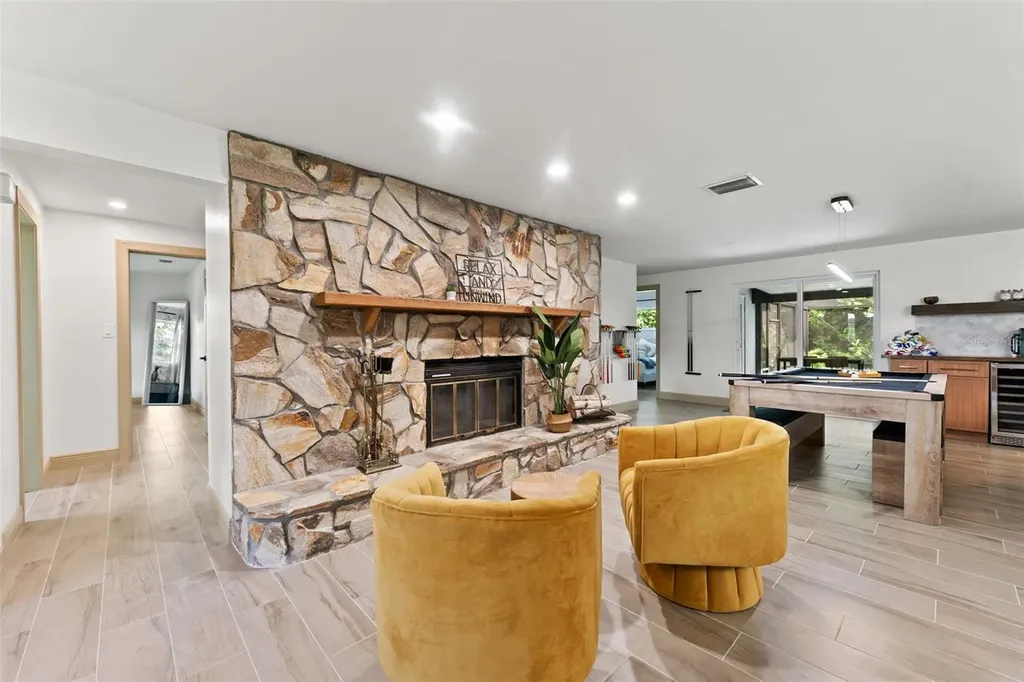 1830 Lakeview Road Clearwater FL 33764