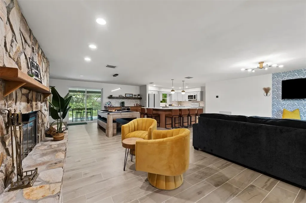 1830 Lakeview Road Clearwater FL 33764
