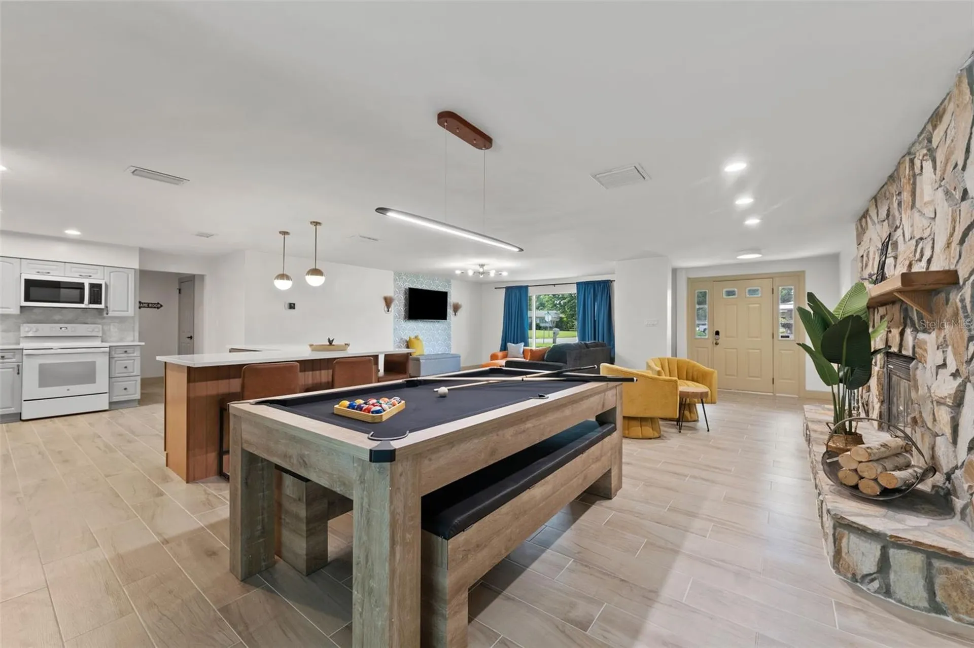 1830 Lakeview Road Clearwater FL 33764
