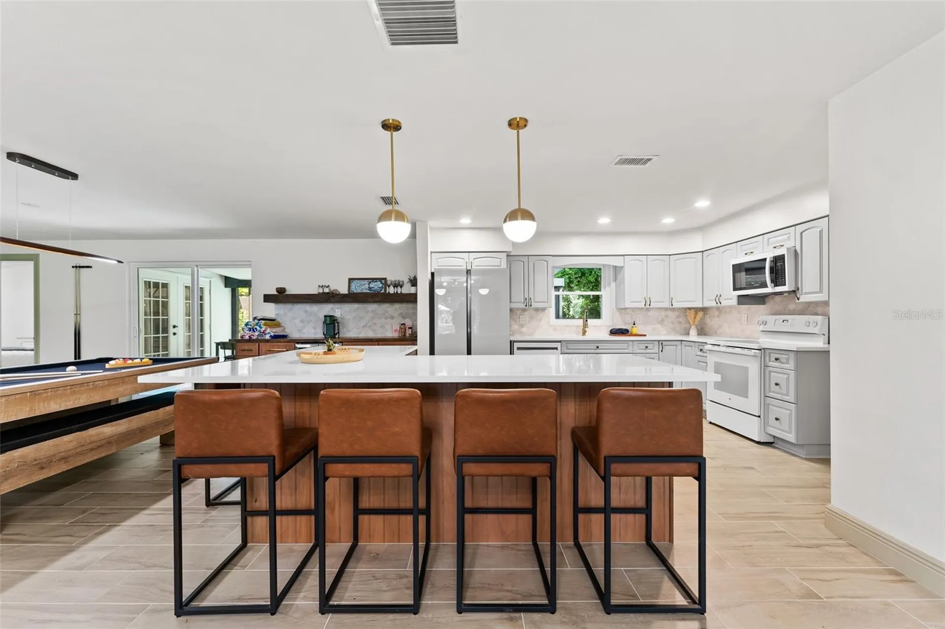 1830 Lakeview Road Clearwater FL 33764