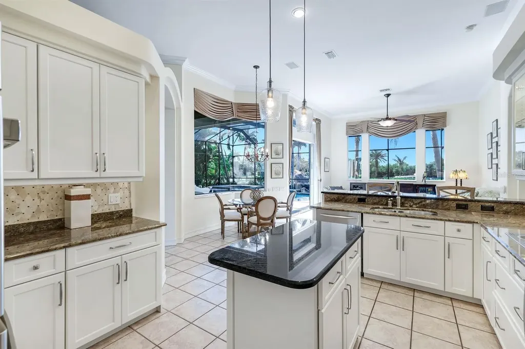 2022 El Dorado Parkway W Cape Coral FL 33914