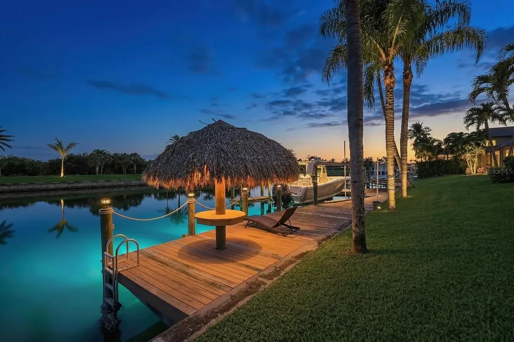 2022 El Dorado Parkway W Cape Coral FL 33914