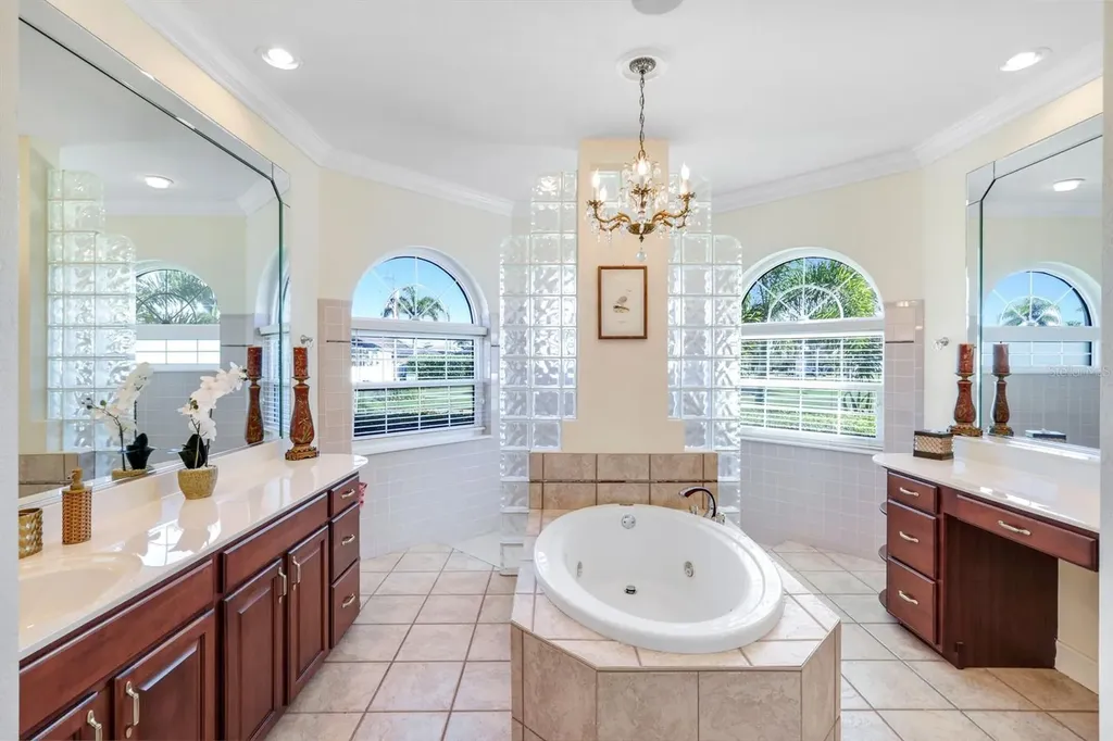 2022 El Dorado Parkway W Cape Coral FL 33914