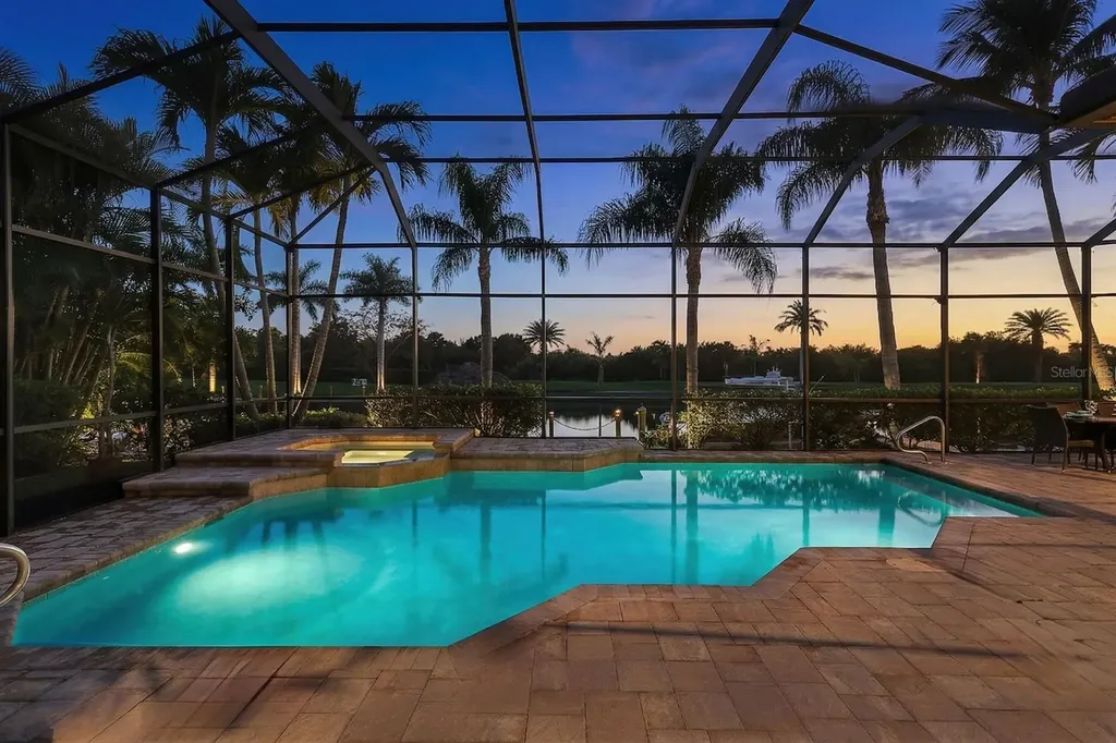 2022 El Dorado Parkway W Cape Coral FL 33914