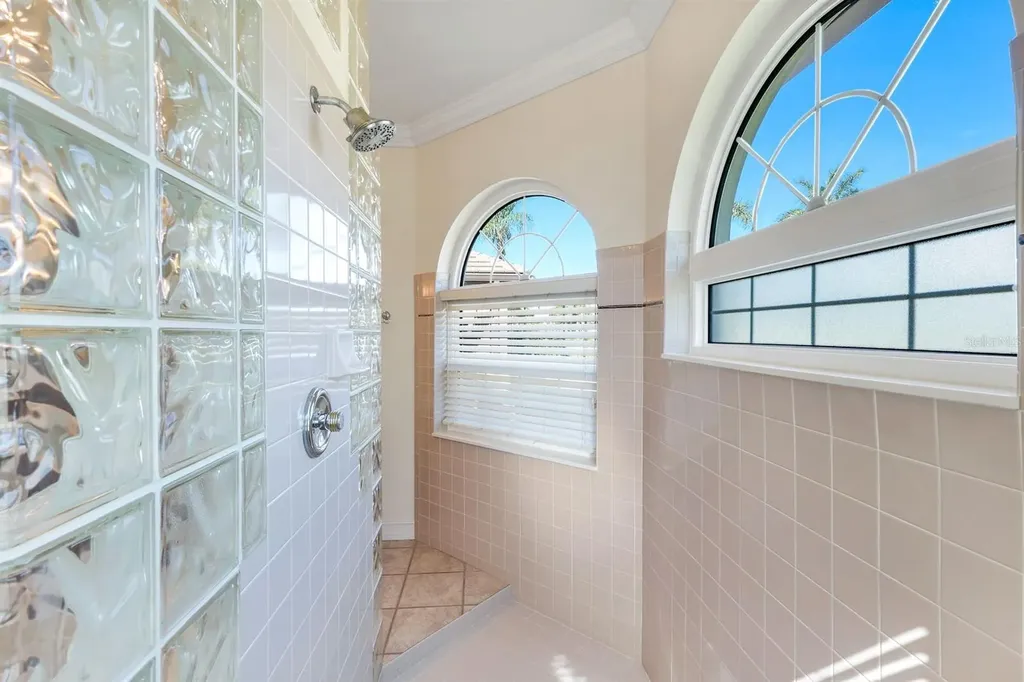 2022 El Dorado Parkway W Cape Coral FL 33914