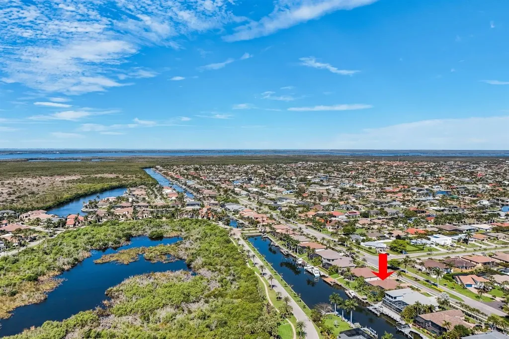 2022 El Dorado Parkway W Cape Coral FL 33914