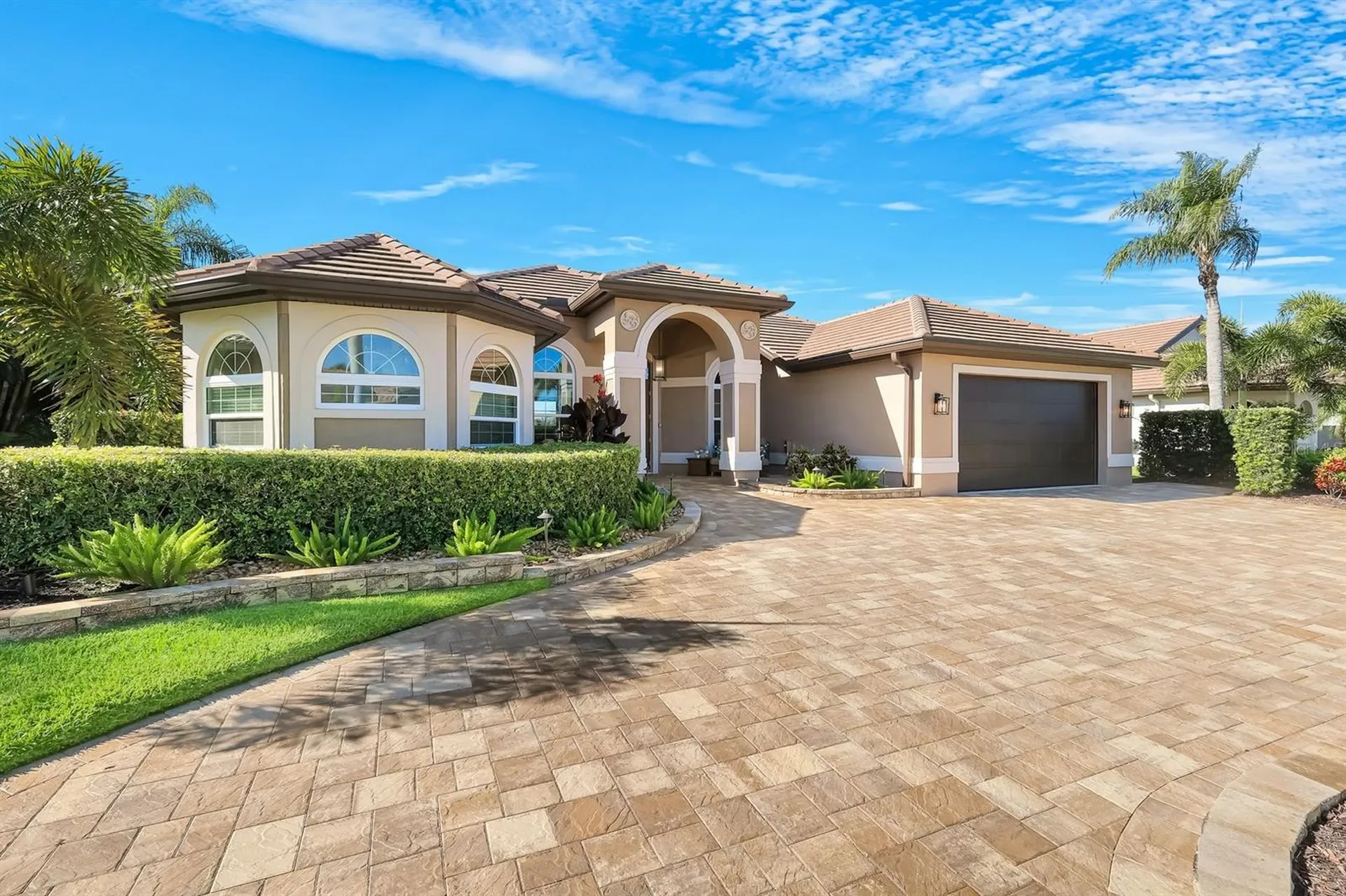 2022 El Dorado Parkway W Cape Coral FL 33914