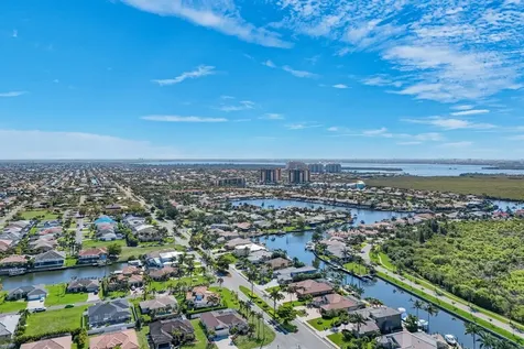 2022 El Dorado Parkway W Cape Coral FL 33914