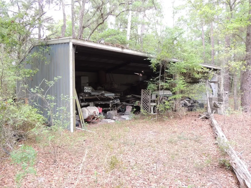 2650 SE Highway 41 Morriston FL 32668