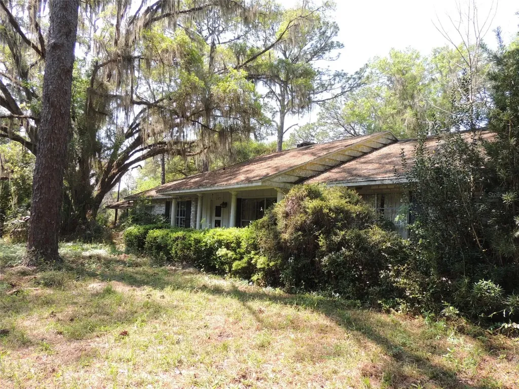 2650 SE Highway 41 Morriston FL 32668