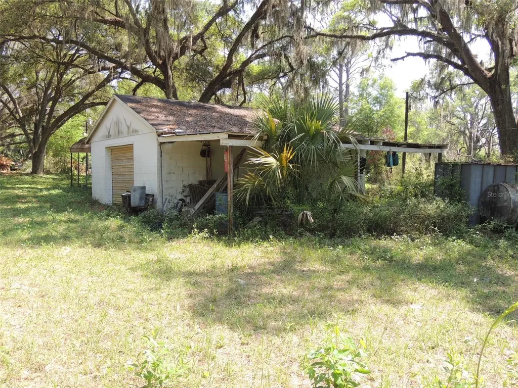 2650 SE Highway 41 Morriston FL 32668