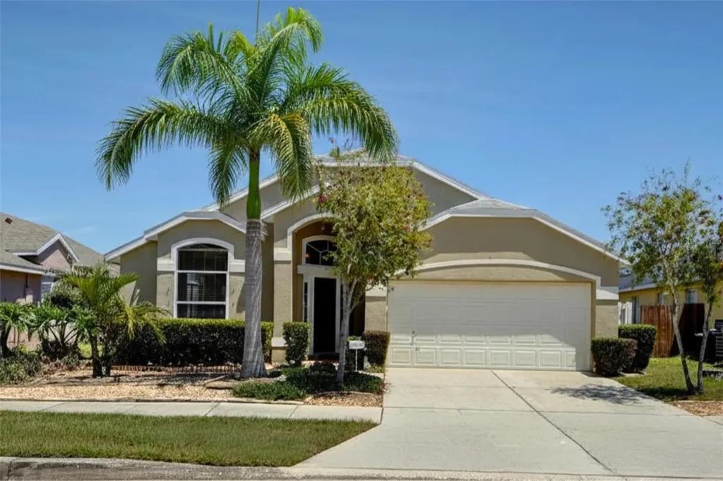 635 Rochester Loop Davenport FL 33897