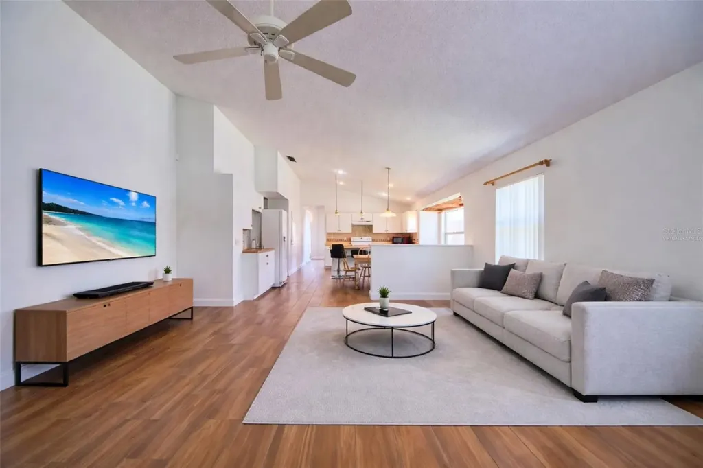 635 Rochester Loop Davenport FL 33897