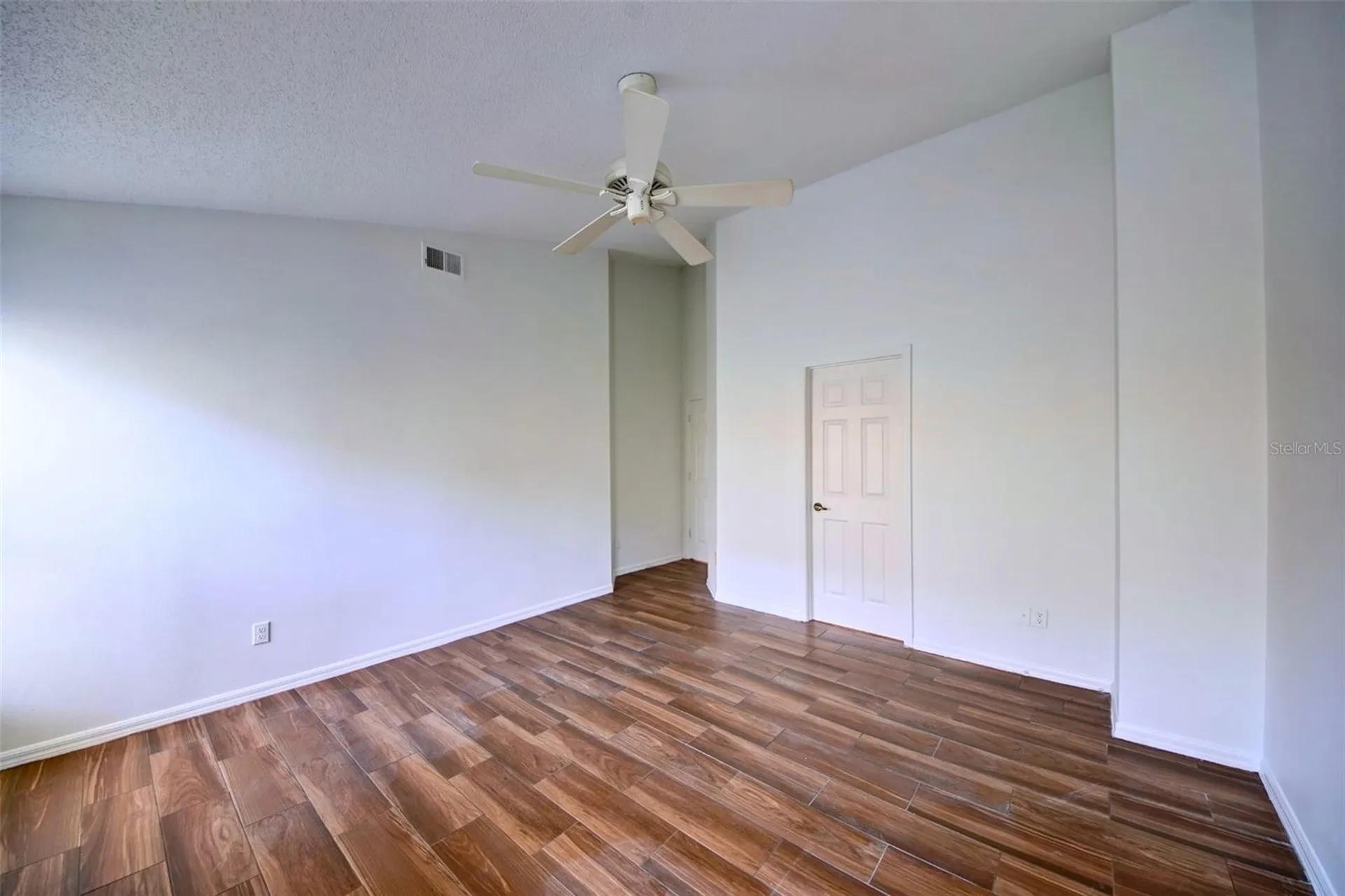 635 Rochester Loop Davenport FL 33897