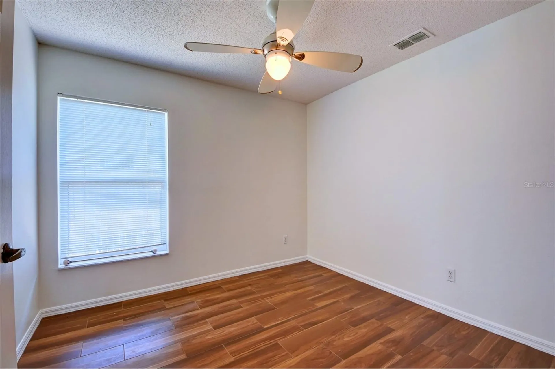 635 Rochester Loop Davenport FL 33897