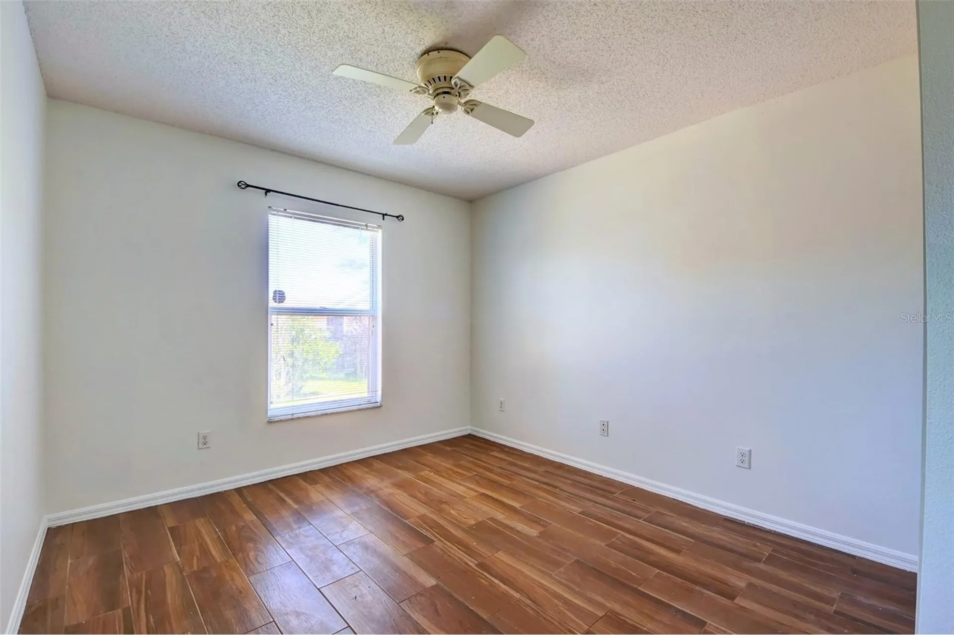 635 Rochester Loop Davenport FL 33897