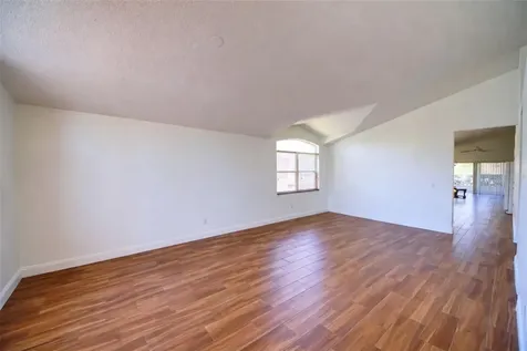 635 Rochester Loop Davenport FL 33897