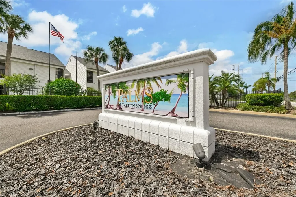 704 Haven Place Tarpon Springs FL 34689