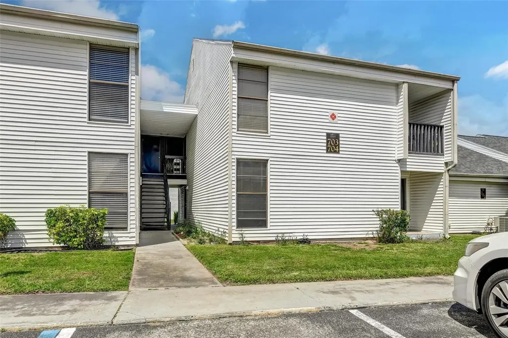 704 Haven Place Tarpon Springs FL 34689