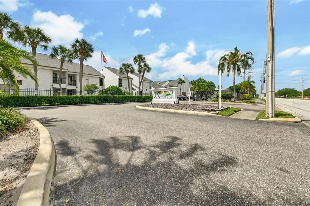 704 Haven Place Tarpon Springs FL 34689