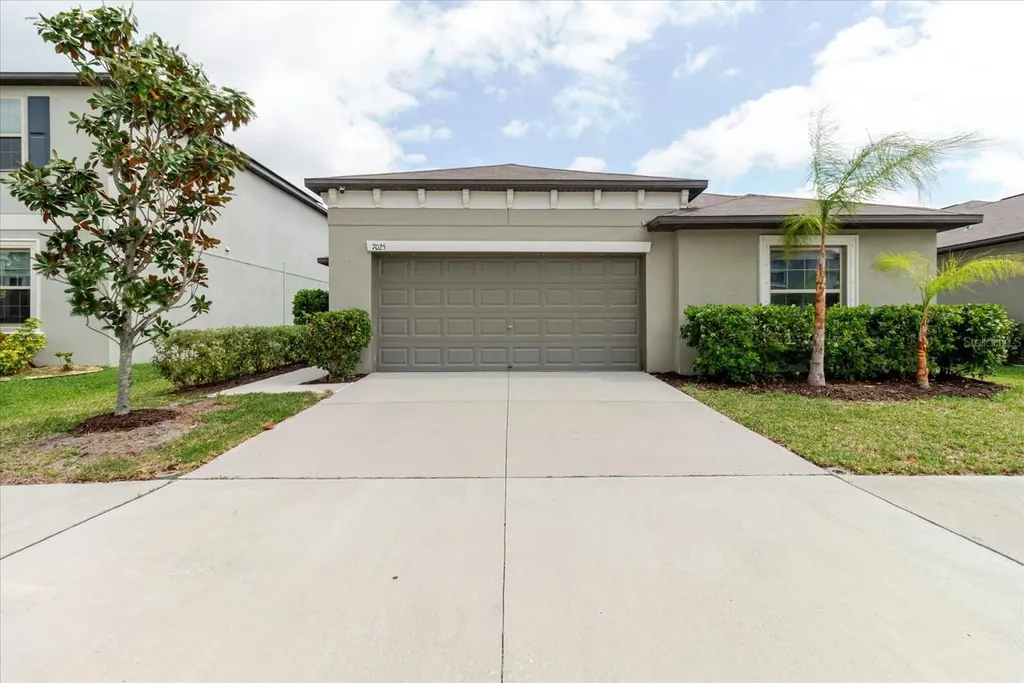 7025 King Creek Drive Sun City Center FL 33573