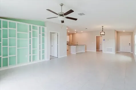 7025 King Creek Drive Sun City Center FL 33573