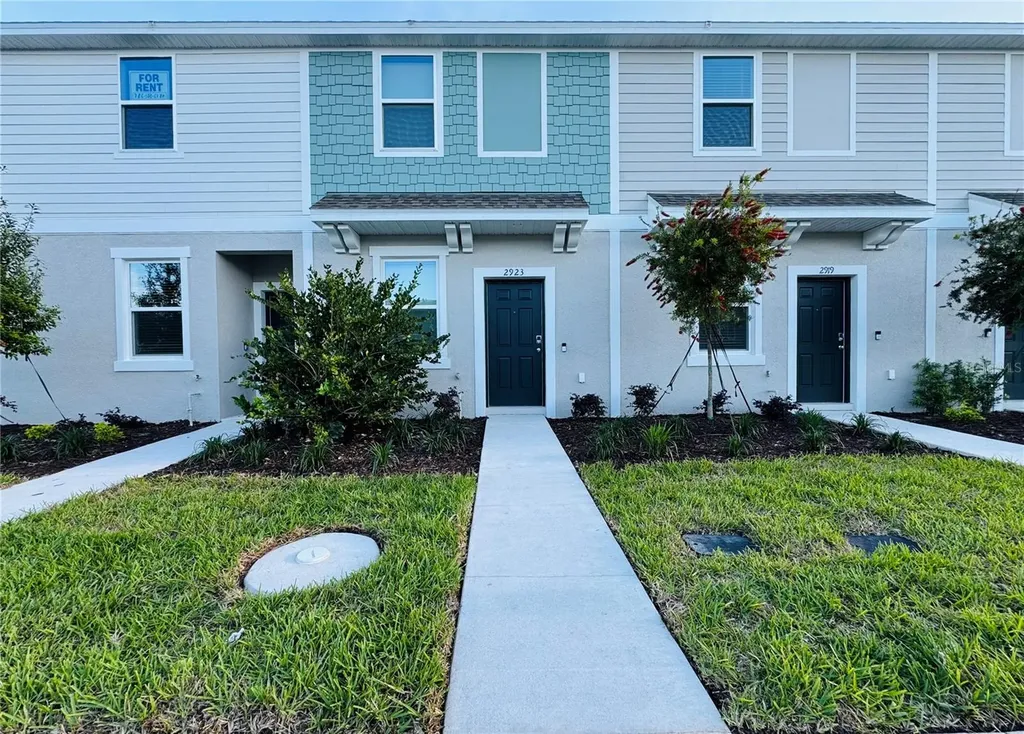 2923 Skyline Loop Kissimmee FL 34758