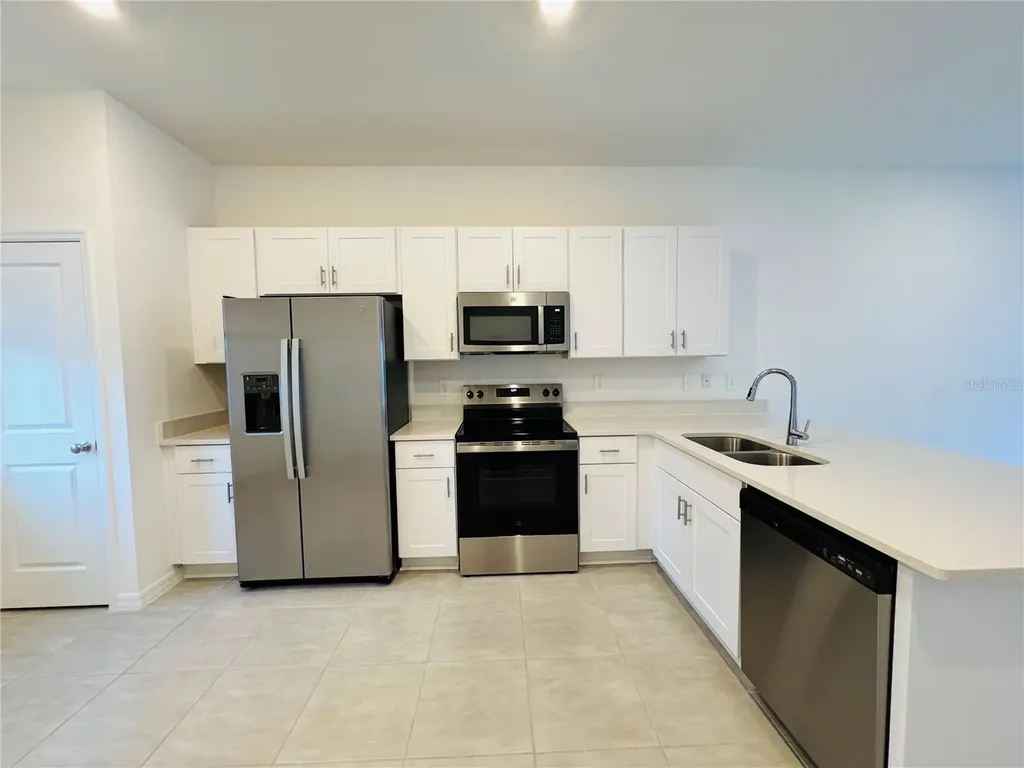2923 Skyline Loop Kissimmee FL 34758