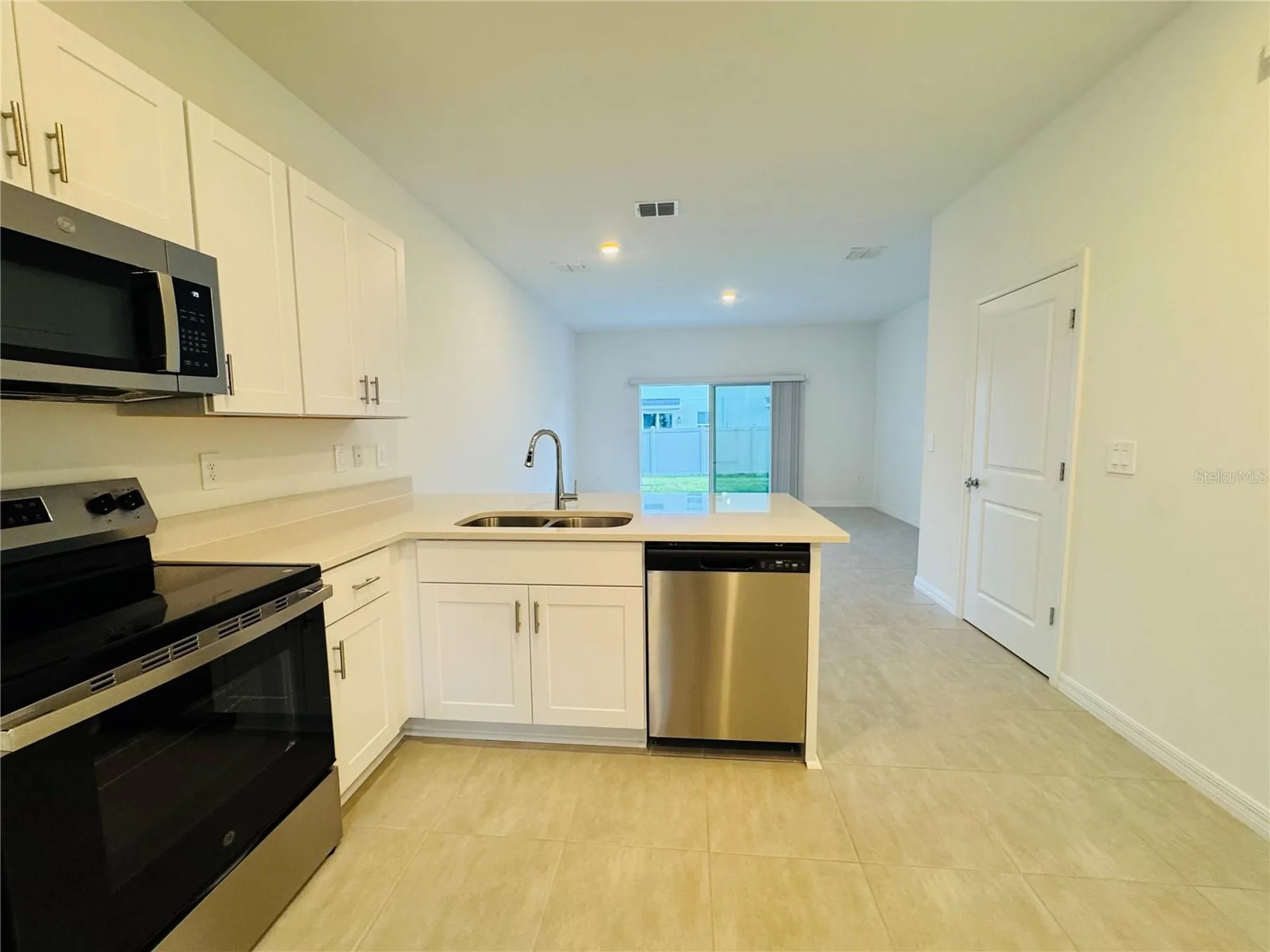 2923 Skyline Loop Kissimmee FL 34758
