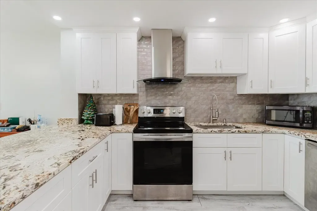 51 Island Way Clearwater Beach FL 33767