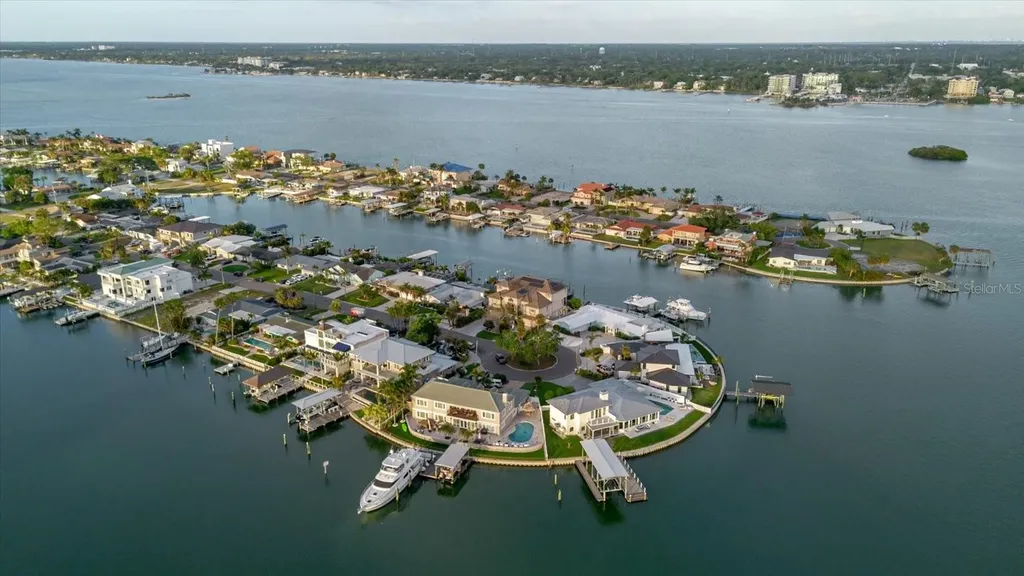 51 Island Way Clearwater Beach FL 33767