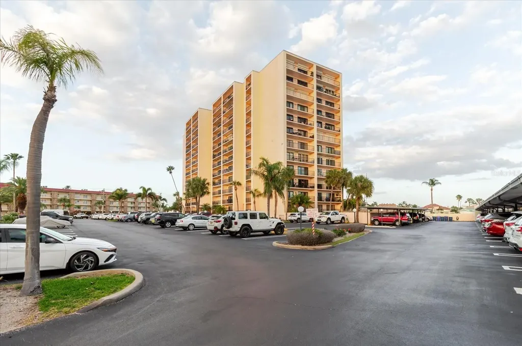 51 Island Way Clearwater Beach FL 33767