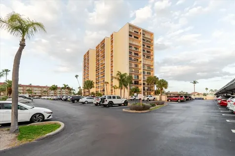 51 Island Way Clearwater Beach FL 33767