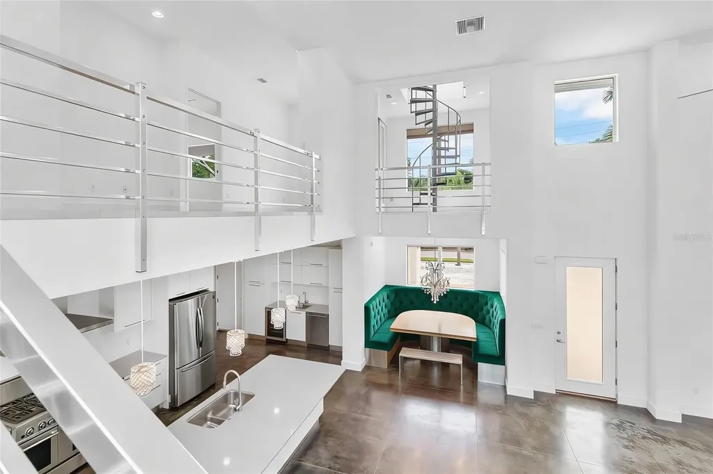 1751 Hawthorne Street Sarasota FL 34239