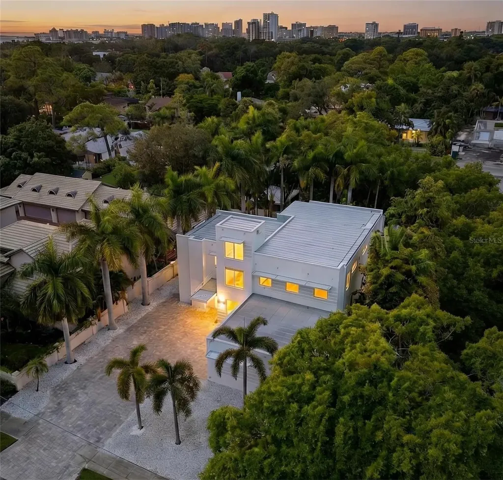 1751 Hawthorne Street Sarasota FL 34239
