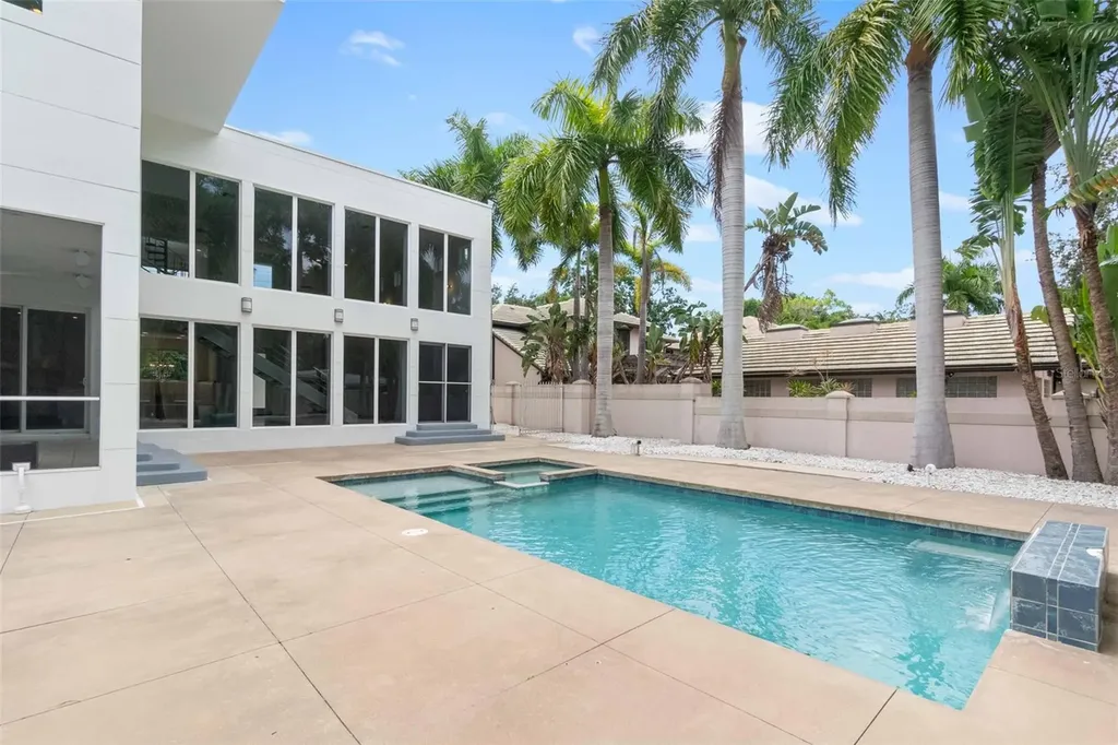 1751 Hawthorne Street Sarasota FL 34239