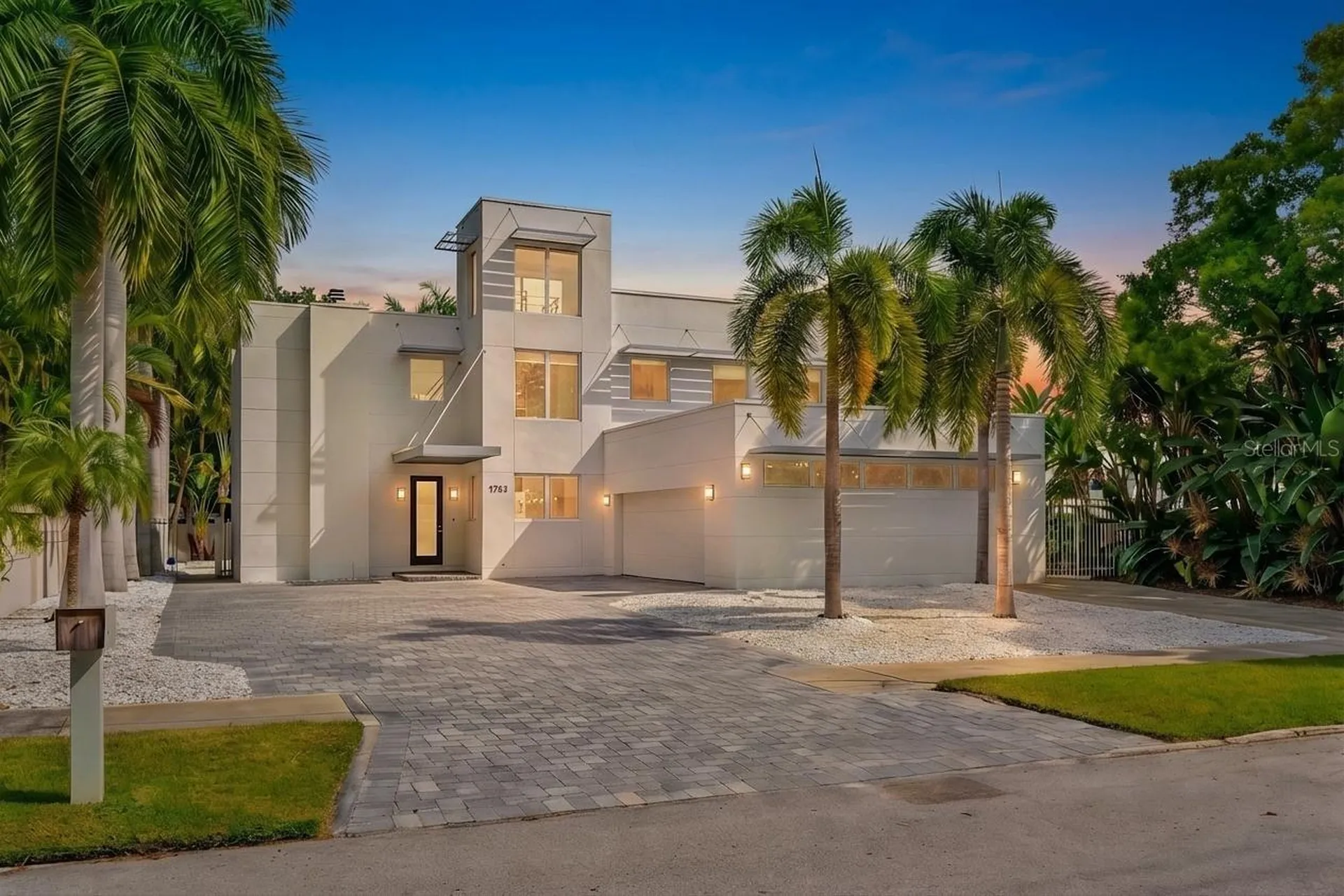 1751 Hawthorne Street Sarasota FL 34239