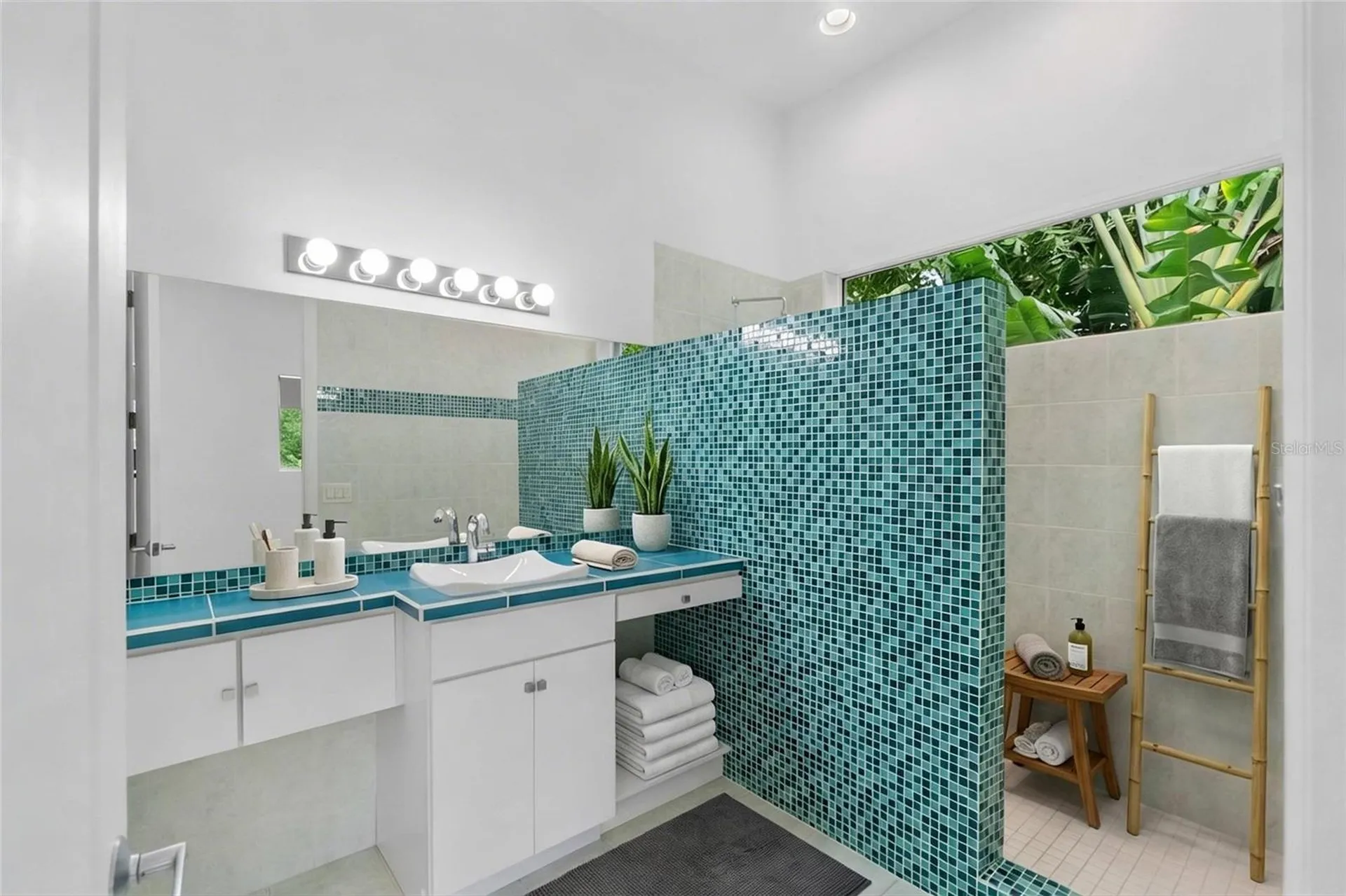 1751 Hawthorne Street Sarasota FL 34239