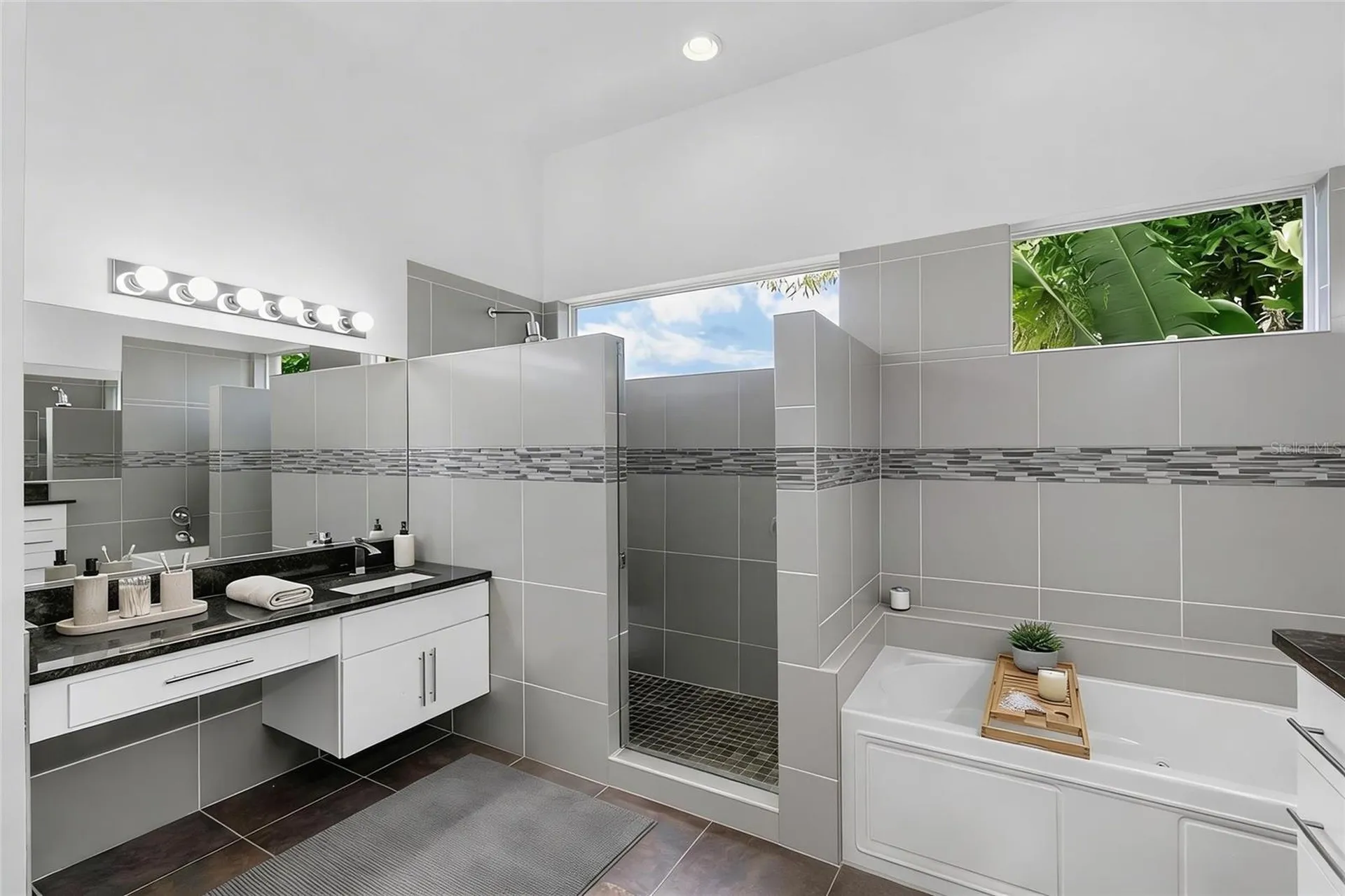 1751 Hawthorne Street Sarasota FL 34239