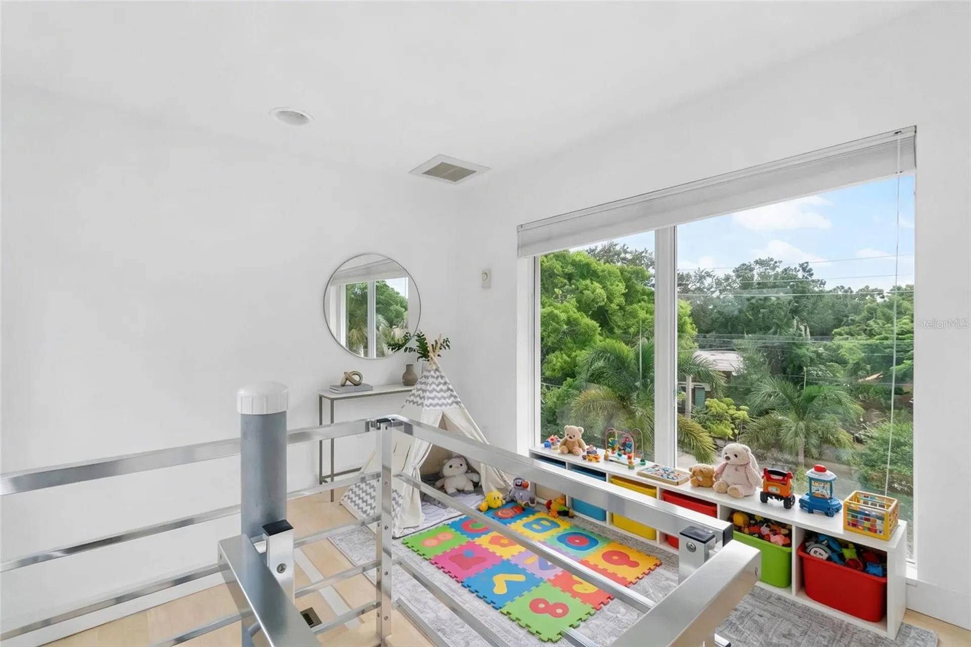 1751 Hawthorne Street Sarasota FL 34239