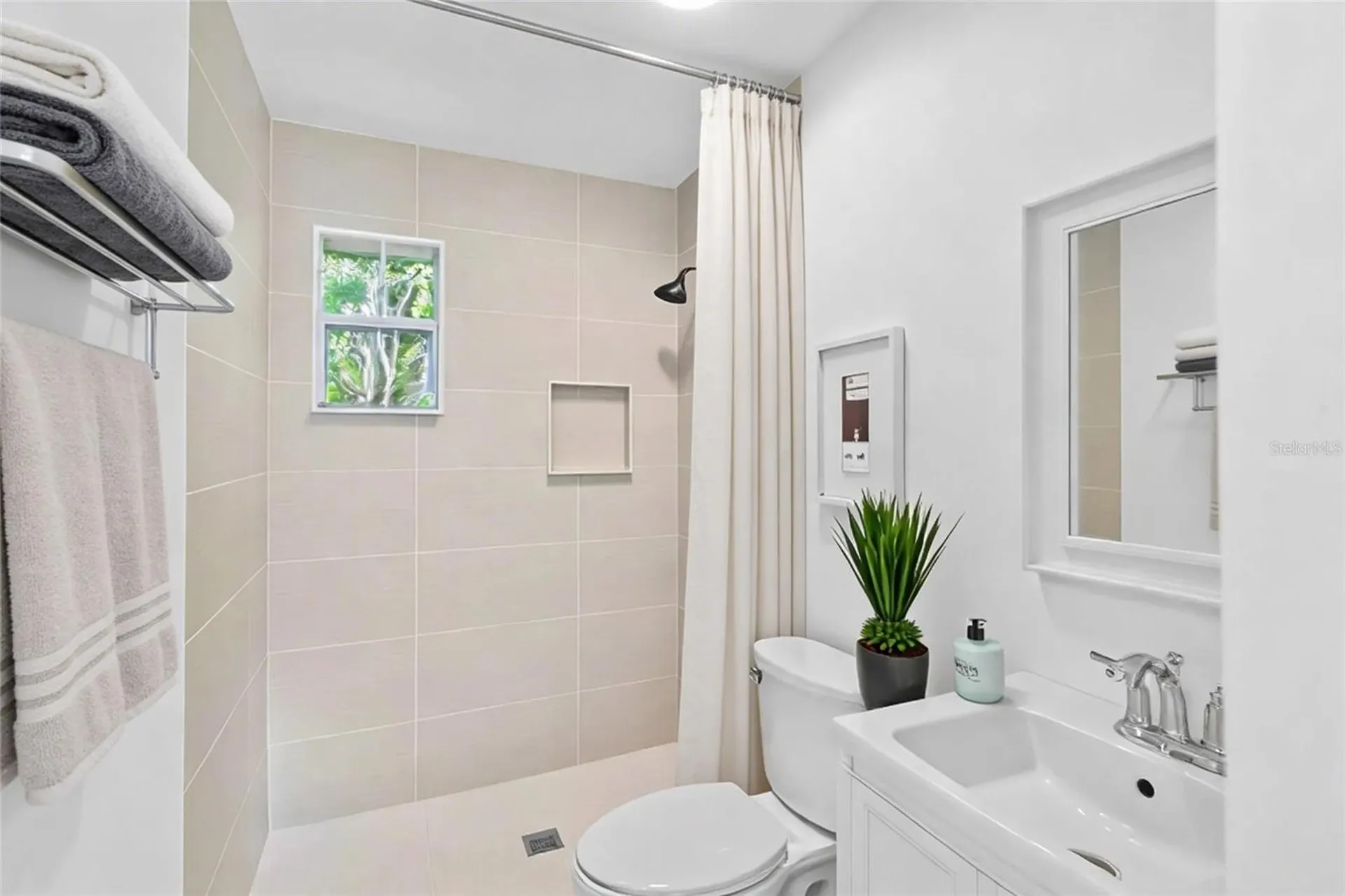 1751 Hawthorne Street Sarasota FL 34239