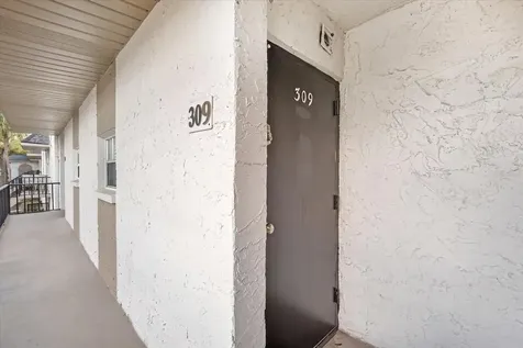 811 Russell Lane Brandon FL 33510