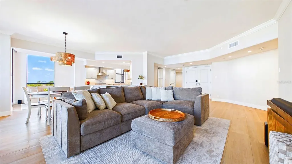 1241 Gulf Of Mexico Drive Longboat Key FL 34228
