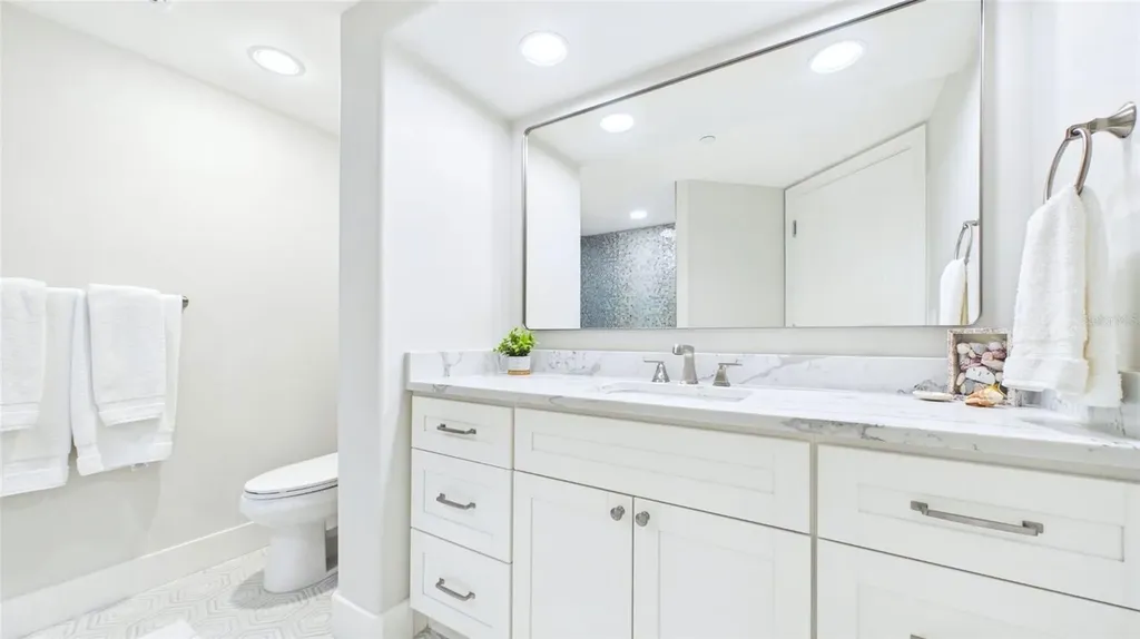 1241 Gulf Of Mexico Drive Longboat Key FL 34228